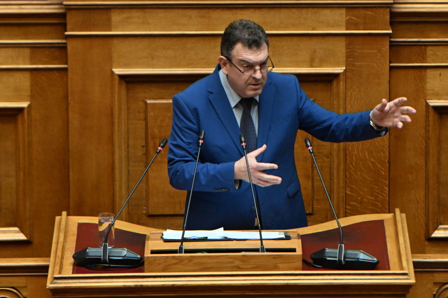 Νίκη: Διαγράφεται ο Παπαδόπουλος - Του ζητούν να παραδώσει την έδρα του