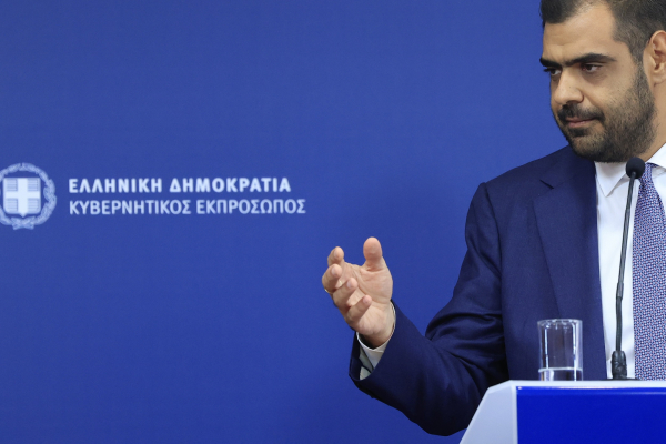Κυβερνητικές πηγές: Δεν υπάρχει ένας οικονομολόγος στο ΠΑΣΟΚ να τους προστατεύσει;