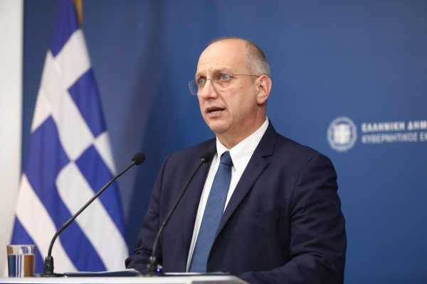 Οικονόμου για το επεισόδιο Βαρεμένου-Καραμανλή: «Απαράδεκτο περιστατικό, η εικόνα μιλά από μόνη της