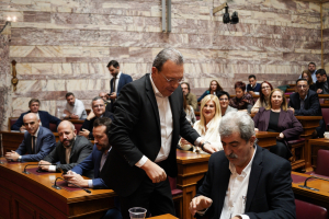 ΣΥΡΙΖΑ: Το πρώτο «αίμα» στην Πολιτική Γραμματεία, πριν την κρίσιμη σύγκρουση στην Κεντρική Επιτροπή