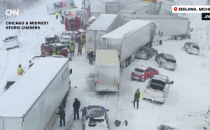Μίσιγκαν: Καραμπόλα πάνω από 100 οχημάτων εν μέσω χιονιού - Βίντεο drone