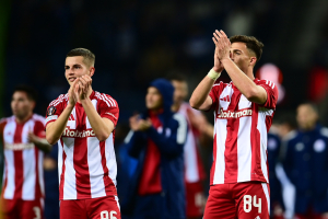 Ολυμπιακός: Σκάουτερ της Άρσεναλ στο ματς με την ΑΕΚ, για Κωστούλα και Μουζακίτη
