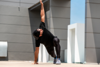 Personal trainer: 7 ασκήσεις που βελτιώνουν κινητικότητα, ισχία, ώμους και στάση σώματος