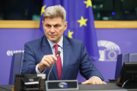 «Βολές» Φαραντούρη για τις οριζόντιες περικοπές ύψους 1 δισ. ευρώ σε ευρωπαϊκά κονδύλια