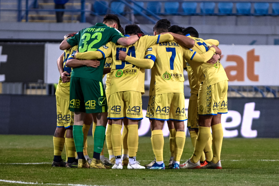 Ούτε έναν δανεισμό από Ελλάδα στην ΙΣΤΟΡΙΑ του; Το «γαλατικό χωριό» στην επαρχία… λύγισε!