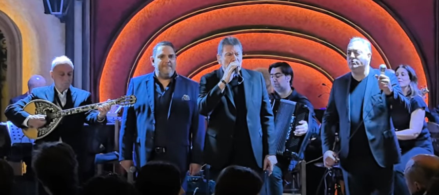 Η ζωή του Στράτου Διονυσίου στο Παλλάς: Η ιδέα της παράστασης, η επιλογή Τσορτέκη και το γλέντι στη συνέντευξη Τύπου