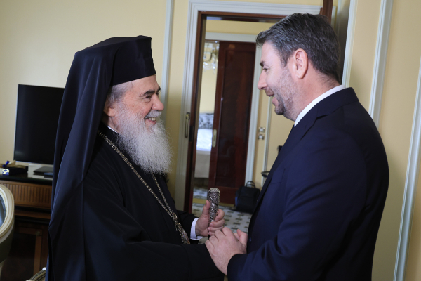 Συνάντηση Ανδρουλάκη με τον Πατριάρχη Ιεροσολύμων: «Είμαστε στο πλευρό σας»