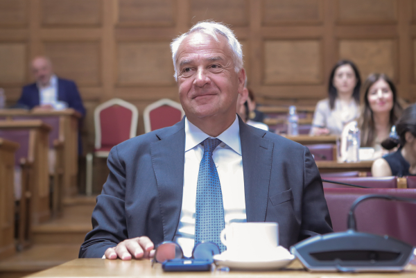 Βορίδης: Ο Καραμανλής δεν έχει ξεπεράσει το όριο, δεν λέει ότι να πέσει κυβέρνηση και πως ο Γεραπετρίτης είναι ενδοτικός