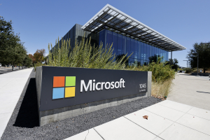 Η Microsoft απενεργοποίησε υπηρεσίες που παρείχε στον ισραηλινό στρατό για τη μαζική παρακολούθηση Παλαιστινίων