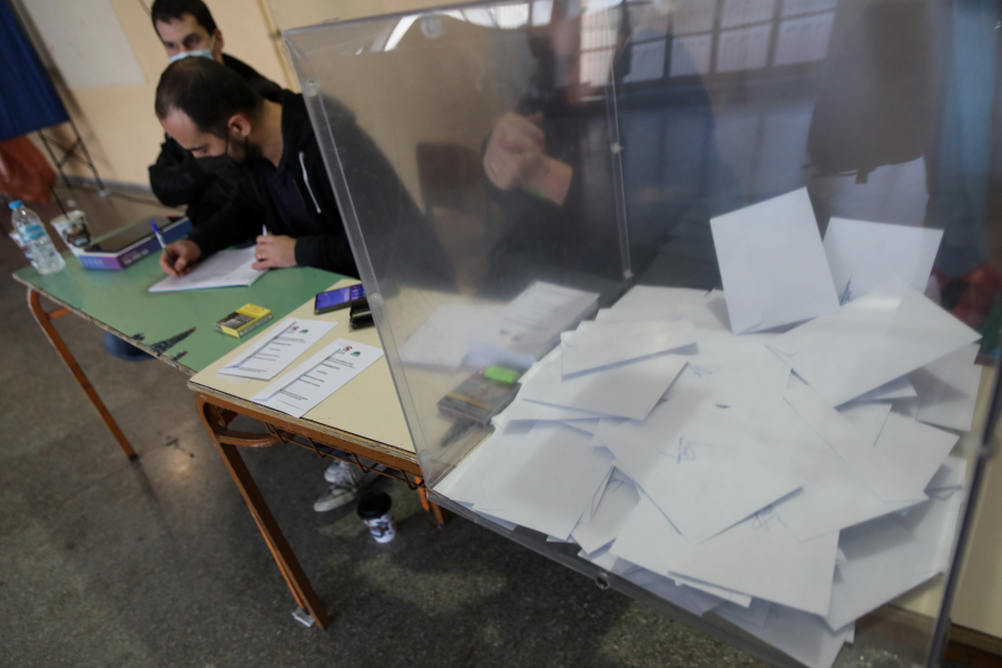 Εκλογές ΚΙΝΑΛ: Πάνω από 170.000 πολίτες έχουν ψηφίσει - Η προσέλευση ξεπέρασε τη δεύτερη Κυριακή του 2017