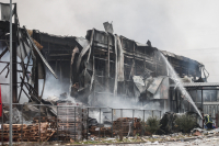 Τραγική κατάληξη στη φωτιά στο εργοστάσιο Βιολάντα: Εντοπίστηκαν 4 απανθρακωμένες σοροί