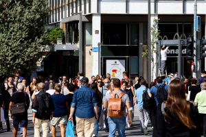Poll Shows Strong Demand in Greece to Reopen Wiretapping Scandal