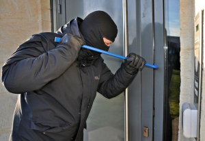 Συμβουλές της ΕΛΑΣ για να προστατευτείτε από τους «ληστές των διακοπών»: Έτσι θα τους «ξεγελάσετε»