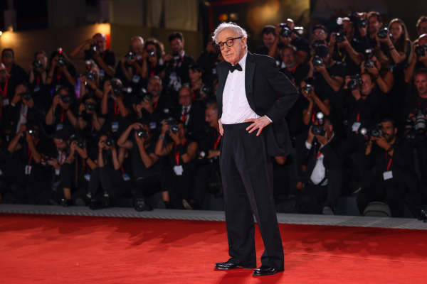 Γούντι Άλεν: Οργή στην Ουκρανία για τη συμμετοχή του στο Φεστιβάλ Μόσχας - Η απάντηση του σκηνοθέτη