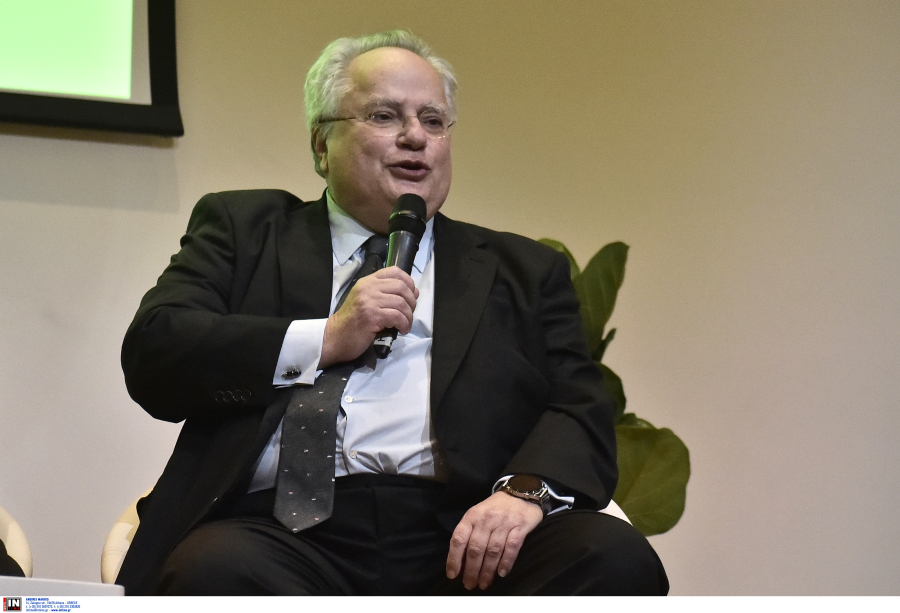 «Μα να μη ρωτήσουν για τη Συμφωνία των Πρεσπών;»