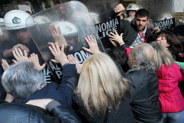 «Έκλεισε» τελικά το ραντεβού ΠΟΕΔΗΝ - Χουλιαράκη