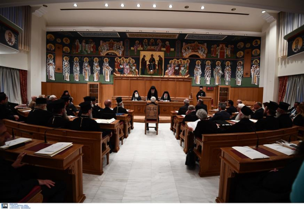 «Ιερός πόλεμος» από την Εκκλησία για το γάμο ομόφυλων - Ανησυχία στο Μαξίμου για τα κηρύγματα