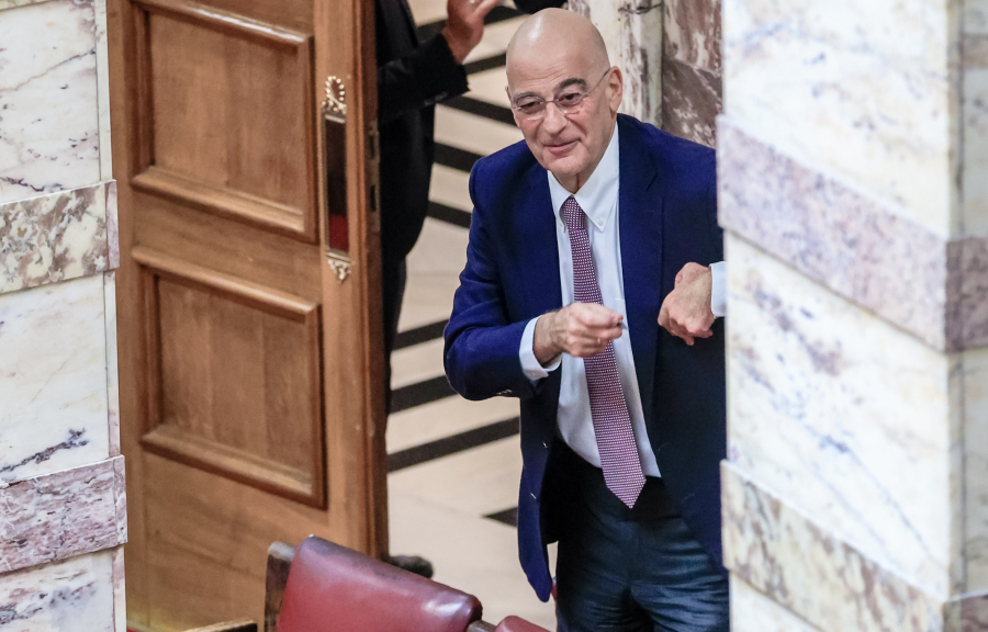 Για τον Δένδια και τις δημοσκοπήσεις η τροπολογία για τον Άγνωστο Στρατιώτη