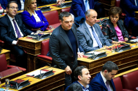 Προϋπολογισμός 2025: Διαψεύδει η πλευρά Τσίπρα ότι καταψήφισε τις αμυντικές δαπάνες