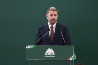 Νίκος Ανδρουλάκης: Στην Επίδαυρο με τον γιο του για τον «Ίωνα» του Ευριπίδη