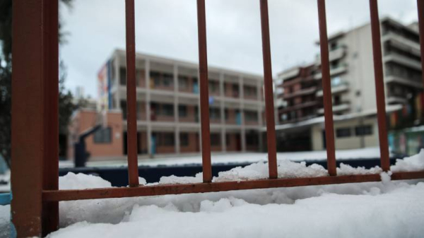 Κακοκαιρία: Στα λευκά ο Έβρος - Αποφασίστηκε πρόωρο κλείσιμο των σχολείων λόγω παγετού και χιονιά