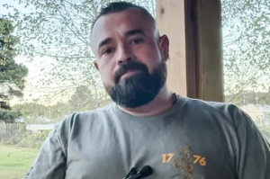 Άνδρας που κατηγορείται για φόνο έλαβε το χρίσμα του Ρεπουμπλικανικού Κόμματος για να γίνει σερίφης