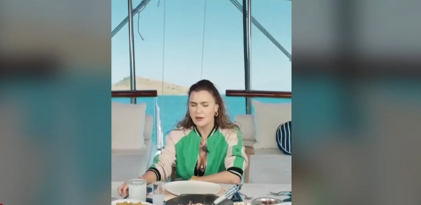 Τουρκάλα τραγουδίστρια ερμηνεύει στα ελληνικά το «Όλα σε θυμίζουν» και γίνεται viral στο TikTok