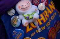 O Τραμπ απειλεί να κλείσει τη στρόφιγγα στη Νέα Υόρκη αν εκλεγεί ο Μαμντάνι: «Ψηφίστε Κουόμο, δεν έχετε άλλη επιλογή»