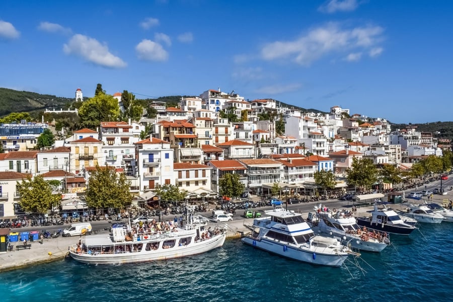 Στα 30,2 δισ. ευρώ η συμβολή του τουρισμού στην ελληνική οικονομία το 2024