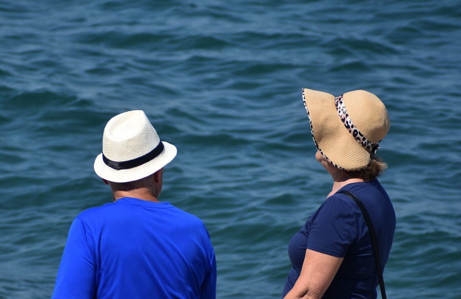 Καύσωνας και θερμοπληξία: Προσοχή σε βρέφη και ηλικιωμένους - Τα συμπτώματα