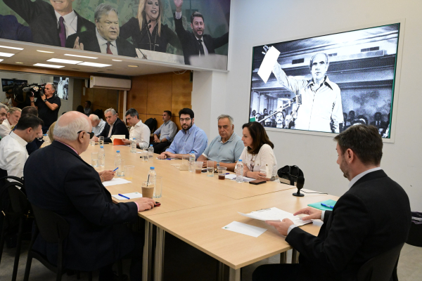 Εκλογές ακόμη και το φθινόπωρο περιμένουν στο ΠΑΣΟΚ