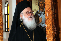 Αρχιεπίσκοπος Αναστάσιος: Δεν είναι διασωληνωμένος, σταθερή η υγεία του - Το απόγευμα στη ΜΕΘ του Ευαγγελισμού