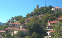 Δεν είναι μόνο η ορεινή Αρκαδία: Το παραδοσιακό χωριό της Πελοποννήσου που θα σάς μαγέψει