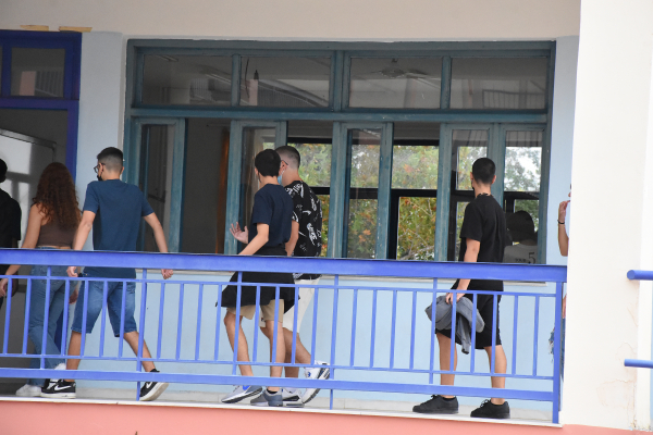 Νέα απόφαση «σβήνει» απουσίες από χιλιάδες μαθητές