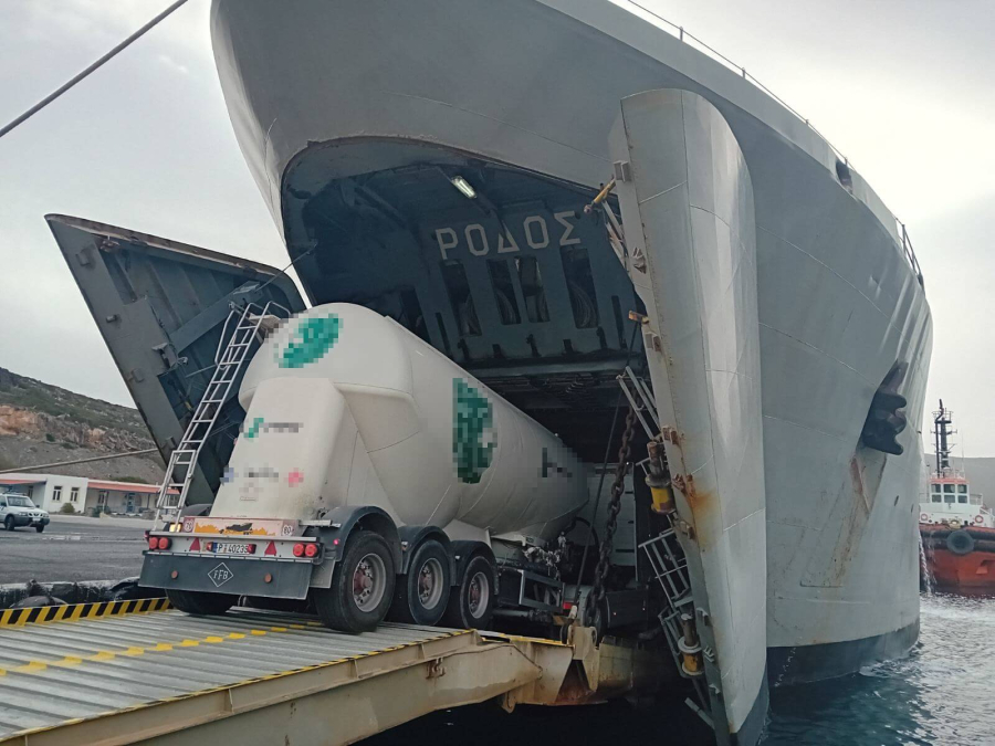 Με το αρματαγωγό «Ρόδος» ο ανεφοδιασμός των Κυθήρων