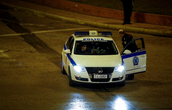 Δύο νεκροί και τρεις τραυματίες σε δύο τροχαία σε Περιστέρι και Πειραιά