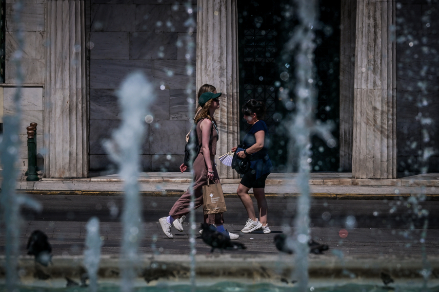 Καιρός: Έρχεται το πρώτο μεγάλο κύμα ζέστης του καλοκαιριού - 40άρια και μελτέμια προ των πυλών