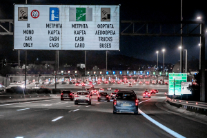 Κίνηση τώρα: Μετ' εμποδίων η επιστροφή των εκδρομέων - Καταγγελίες για ανύπαρκτο σχέδιο της Τροχαίας