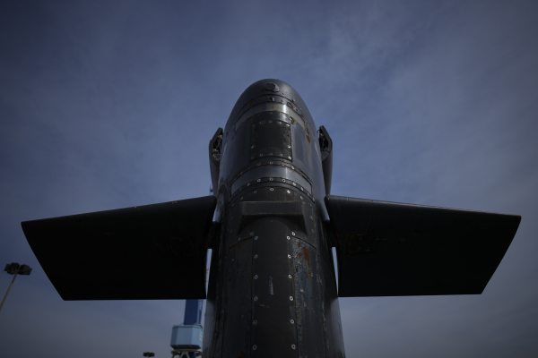 Μας χωρά όλους η «πυρηνική ομπρέλα» του Μακρόν; Πόσο ρεαλιστικό είναι το γαλλικό σχέδιο