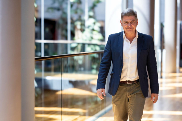 «Ψάχνονται» με τον Φαραντούρη