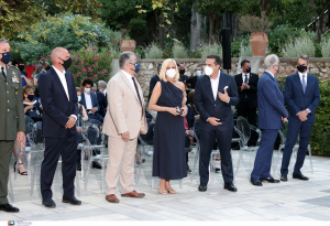 Δεξίωση για την Αποκατάσταση της Δημοκρατίας στο Προεδρικό Μέγαρο με συμβολικές παρουσίες (εικόνες)