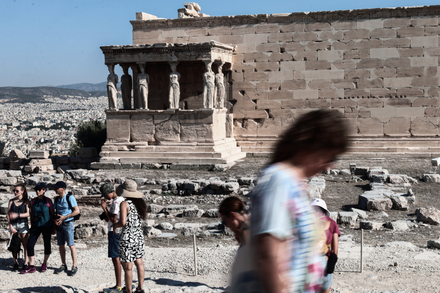 Ξεκινά ταχύρρυθμο πρόγραμμα κατάρτισης για ξεναγούς