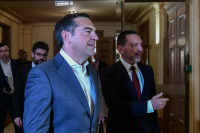 Σφοδρή κόντρα Τσίπρα με Στουρνάρα