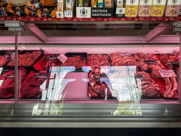 Χριστούγεννα με χοιρινό στα 14,9 ευρώ το κιλό - Οι τιμές για τα κρέατα