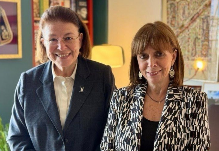 Υποβάθμιση του κύρους των θεσμών