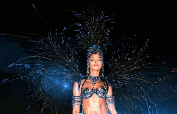 Η Ιρίνα Σάικ ξεφάντωσε στο καρναβάλι του Ρίο και πόσταρε ό,τι σκέφτηκαν όσοι την είδαν (Εικόνες)