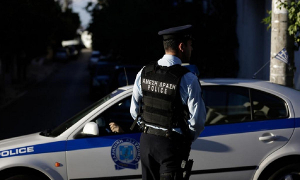 Ποινική δίωξη στον αστυνομικό που κατηγορείται για παρεμπόδιση σύλληψης διαδηλωτή