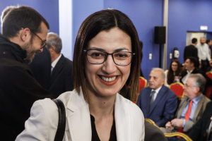 Η Ειρήνη Αγαπηδάκη χάνει την ορκωμοσία λόγω κορονοϊού