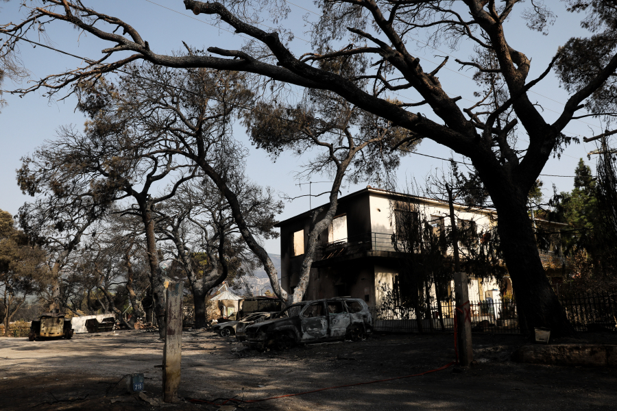 Φωτιές: Ολοκληρώθηκαν οι αυτοψίες στα κτίρια των καμένων περιοχών - Επικίνδυνα για χρήση κρίθηκαν 408 σπίτια