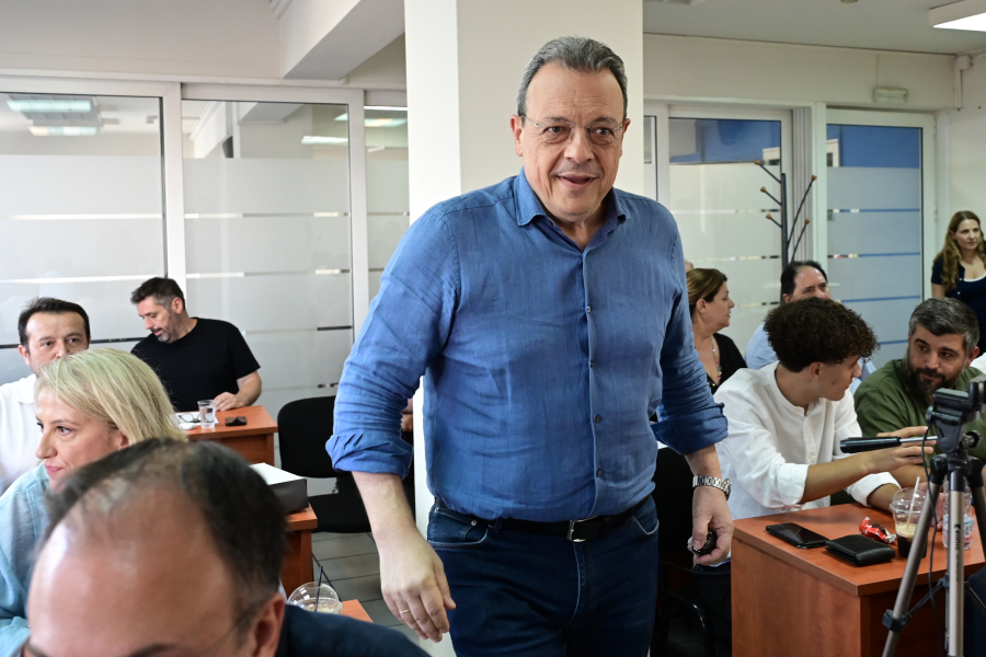 ΣΥΡΙΖΑ: Στροφή στην καθημερινότητα με το βλέμμα και στον ΟΠΕΚΕΠΕ